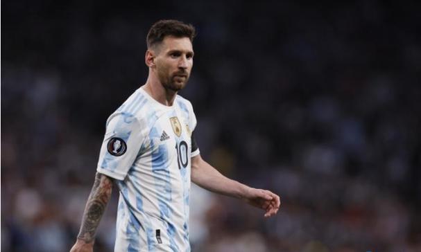 这不是恐怖片！"阳光沙滩"变"死亡陷阱"，佛州300万人的周末泡汤